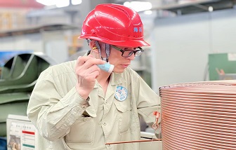 中国梦·工匠心 | 不一样的海亮蓝领：“手把手教学”的何建辉